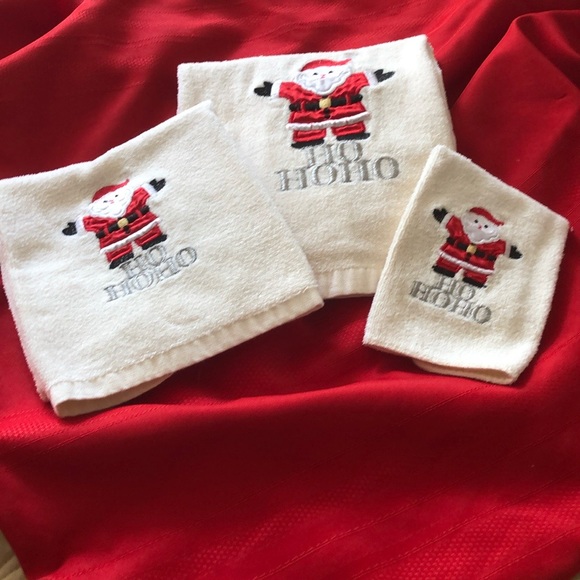 Vintage Embroidered Towels - Picture 2 of 8